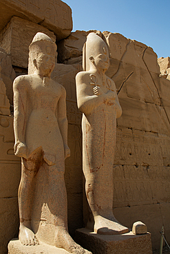 Statues of Thutmose III, Pylon 7, Karnak Temple Complex, UNESCO World Heritage Site, Luxor, Egypt, North Africa, Africa