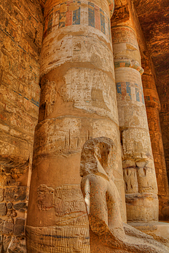 Papyrus Columns in the Court, Temple of Khonsu, Karnak Temple Complex, UNESCO World Heritage Site, Luxor, Egypt, North Africa, Africa