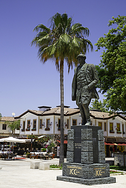 Statue, Mustafa Kemal Ataturk, Founding Father of Modern Turkey, Street Scene, Side, Antalya, Turkey