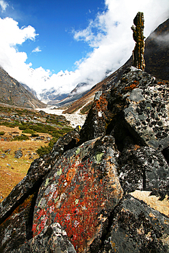 Mani-stone and mani-wall, Solukhumbu, Nepal, Himalayas, Asia