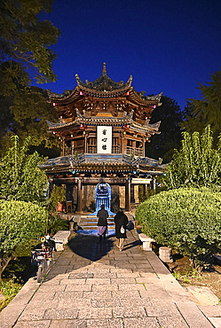 Path into Ming dynasty Huajue Great mosque of Xian at night, Xian, Shaanxi, China, Asia