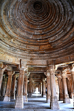 Central domed ceiling in prayer hall, Sahar ki Masjid Mosque, UNESCO World Heritage Site, Champaner, Gujarat, India, Asia