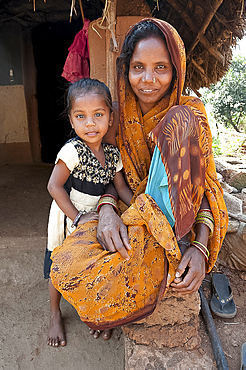 Mother and daughter, family of untouchable brass Dokhra worker in rural village, Orissa, India, Asia