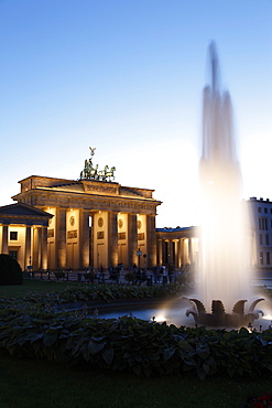 Brandenburg Gate, floodlit, Pariser Platz, Unter Den Linden, Berlin, Germany, Europe