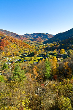 View over valley with colourful foliage in the Indian summer, Great Smoky Mountains National Park, UNESCO World Heritage Site, Tennessee, United States of America, North America