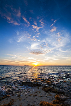 Sunset over the ocean, Beachcomber Island, Mamanucas Islands, Fiji, South Pacific, Pacific