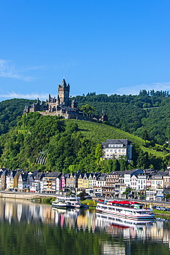 View over Cochem with Cochem Castle in the background, Moselle Valley, Rhineland-Palatinate, Germany, Europe