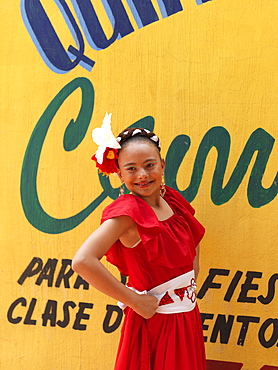 Portrait of a young Mexican girl dancer in folkloric costume, Tequila, Jalisco, Mexico, North America