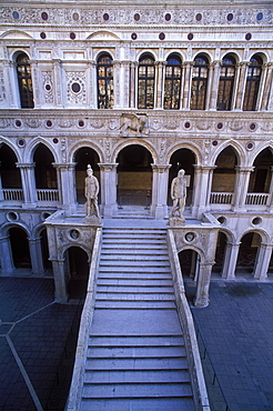 Giant's Staircase, Doge's Palace, (Palazzo Ducale), Venice, UNESCO World Heritage Site, Veneto, Italy, Europe