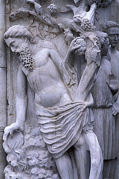 Drunkeness of Noah, a 15th century sculpture set on the corner of the palace, The Doge's Palace (Palazzo Ducale), Venice, UNESCO World Heritage Site, Veneto, Italy, Europe