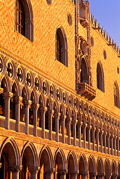 Exterior facade of arches on the Doge's Palace, (Palazzo Ducale), Venice, UNESCO World Heritage Site, Veneto, Italy, Europe