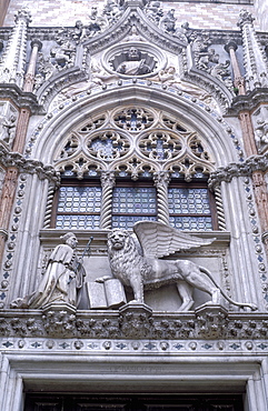 The Doge's Palace, detail of facade over the portal gate, Porta della Carta, Venice, UNESCO World Heritage Site, Veneto, Italy, Europe