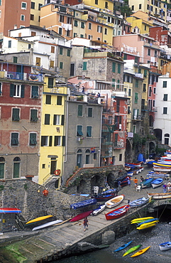 Fishing village of Riomaggiore with multicolored houses, Riomaggiore, Cinque Terre, UNESCO World Heritage Site, Liguria, Italy, Europe