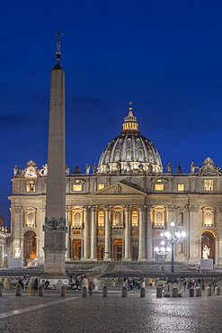 St, Peter's Square, St. Peter's Basilica, UNESCO World Heritage Site, The Vatican, Rome, Lazio, Italy, Europe