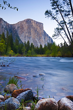 Merced River, Yosemite National Park, UNESCO World Heritage Site, California, United States of America, North America