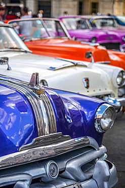 Classic 1950s American car, La Habana Vieja, Havana, Cuba, West Indies, Caribbean, Central America