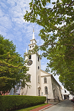 Trinity Church dating from 1726, on Queen Anne Square, the oldest Episcopal parish in the state, designed by local builder Richard Munday, inspired by Wren's churches, in historic Newport, Rhode Island, New England, United States of America, North America