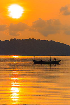 Fishing boat at dawn off the east coast of this holiday island, Saracen Bay, Koh Rong Sanloem Island, Sihanoukville, Cambodia, Indochina, Southeast Asia, Asia