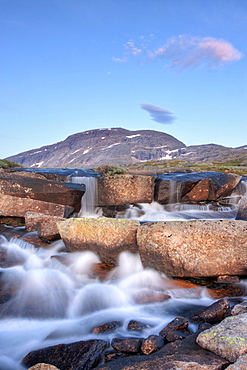 Stream and RÃ¢Ë†Å¡Ã‚Â°gotjÃ¢Ë†Å¡Ã¢â‚¬Â¢hkkÃ¢Ë†Å¡Ã¢â‚¬Â¢, Ragotjahkka massiv in Rago National Park, Nordland county, Norway, Scandinavia, Europe