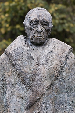 Statue of Konrad Adenauer, portrait, Cologne, North Rhine-Westphalia, Germany, Europe