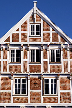 House end of an old timber framed house, Altes Land Area near Hamburg, Lower Saxony, Germany