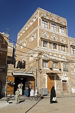 Decorated house in the old town of Sanaa, SanaÂ´a, Yemen