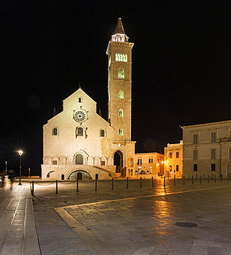 Night scene, west front, Romanesque Cathedral or Trani, 11th century, Trani, Bari, Apulia province, Italy, Europe