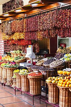 Stall with fruits and dried chilli peppers, chillies, market hall, Funchal, Madeira, Portugal, Europe