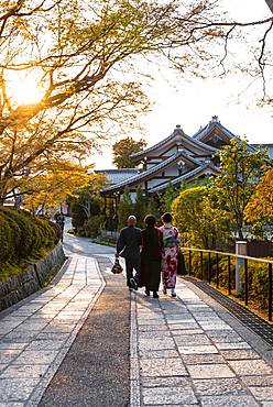 Japanese walk in an alley in front of a temple, Kyoto, Japan, Asia