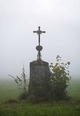 Wayside Cross in the Fog, Bichl, Upper Bavaria, Bavaria, Germany, Europe