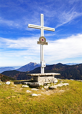 Summit cross on the Loibersbacher Hoehe, Osterhorn Group, Faistenau, Salzkammergut, Province of Salzburg, Austria, Europe