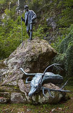 Kaiser hunting statue in Kaltenbach, Bad Ischl, Salzkammergut, Upper Austria, Austria, Europe