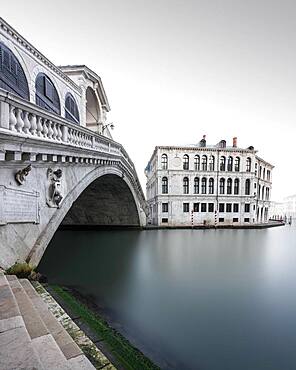 Rialto Bridge on the Grand Canal, Venice, Germany, Europe