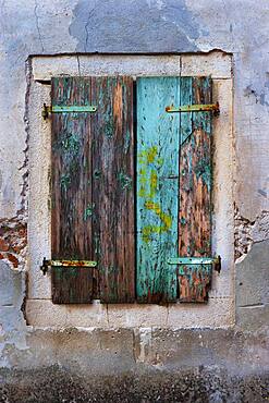 House facade, windows with weathered and closed shutters, old town, Bale, Istria, Croatia, Europe