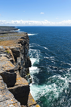 Atlantic cliffs, Dun Aonghasa or Dun Aengus, Arainn Mhor or Inis Mor or Inishmor, Aran Islands, County Galway, Ireland, Europe