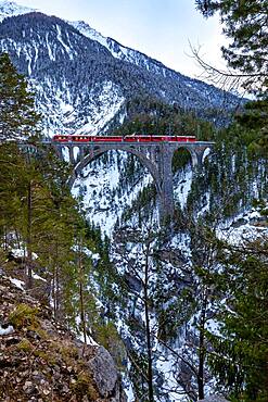 Wiesen Viaduct, Rhaetian railway, Graubunden, Switzerland, Europe