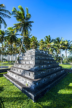 Dynasty tomb in Apia, Upolo, Samoa, South Pacific, Oceania