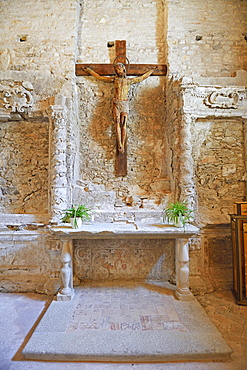 Cross and chancel. 11th century, Chiesa San Giuliano, mountain village of Erice, Sicily, Italy, Europe