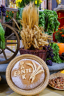 Harvest thanks, Thanksgiving, Bread, Altar, Parish Church of St. Kilian, Bad Heilbrunn, Upper Bavaria, Bavaria, Germany, Europe