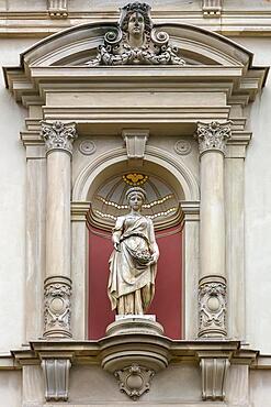 Sculpture on the former Villa Dessauer, built in 1884 in neo-Renaissance style, today a museum, Bamberg, Upper Franconia, Bavaria, Germany, Europe