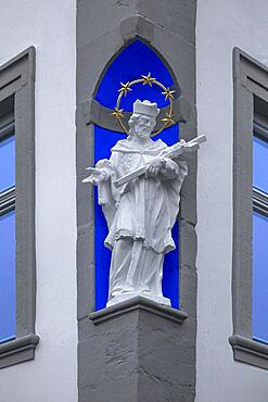 Sculpture of St. Nepomuk in a niche of a corner house, Bamberg, Upper Franconia, Bavaria, Germany, Europe