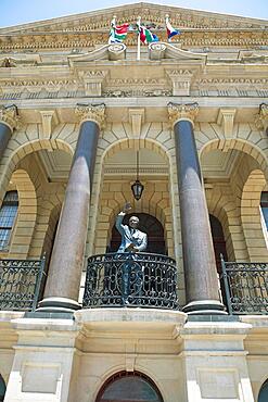 Nelson Mandela statue on the balcony of City Hall, Cape Town, Western Cape, South Africa, Africa