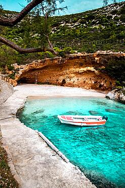 Small bay with boat, Porto Vromi Anafonitria Beach, Zakynthos Island, Greece, Europe