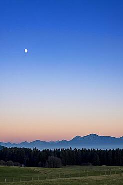 Sunset, evening view, view from Schoenberg, Rottenbuch, to the Alps, Pfaffenwinkel, Upper Bavaria, Bavaria, Germany, Europe