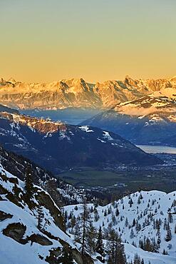 View from Mount Kitzsteinhorn on snow covered mountains down to Zell am See, Pinzgau, Salzburg, Austria, Europe