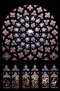 Rosette of the southern transept with 19th century leaded glass windows, Saint-Paul Aurelien Gothic Cathedral, Saint-Pol-de-Leon, Finistere Penn ar Bed department, Bretagne Breizh region, France, Europe