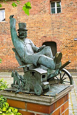 Sculpture Cottbuser Postkutscher, Postkutscherdenkmal at the Lindenpforte, Cottbus, Brandenburg, Germany, Europe