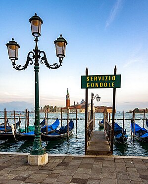 Gondola station opposite the church of San Giorgio di Maggiore, Venice, Italy, Europe