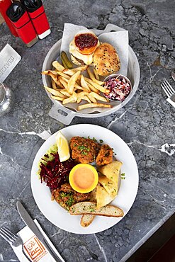 Kamel Burger and Traditional Fes Platter, Clock Cafe, Fes, Morocco, Africa