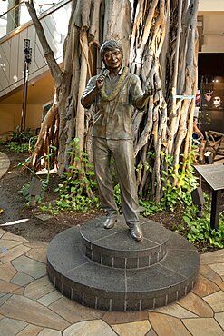 Don Ho Statue, Waikiki Beach, Honolulu, Oahu, Hawaii, USA, North America